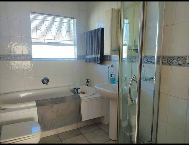 3 BEDROOM HOUSE FOR SALE IN PANORAMA